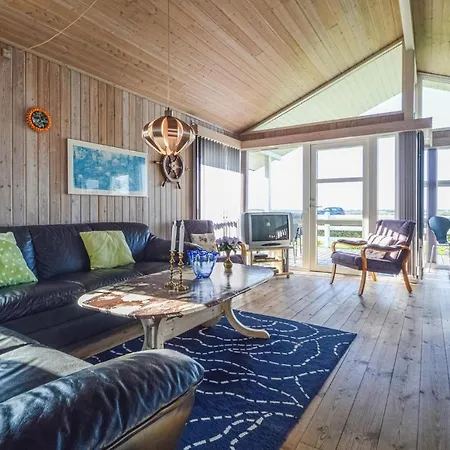別荘 Awesome Home In Hejls With Sauna