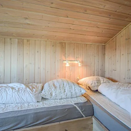 3 Bedroom In Holiday home